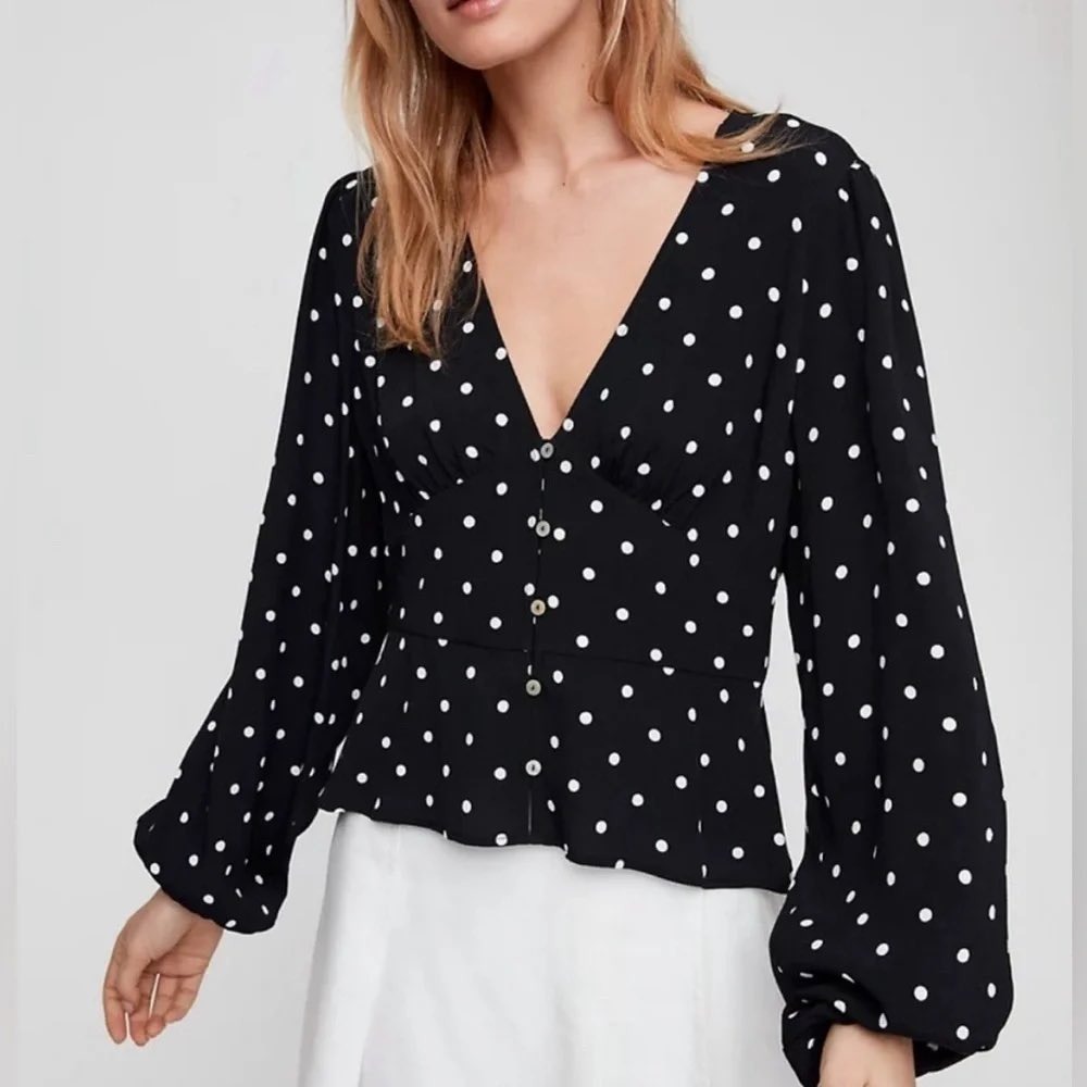 Aritzia Wilfred Black White Polka Dot Prairie Blouse XS V-Neck Bishop Sleeve - Picture 2 of 7